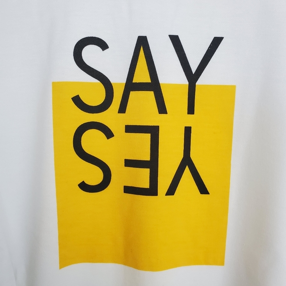 NWT Graphic Sweatshirt size XL - Picture 2 of 8